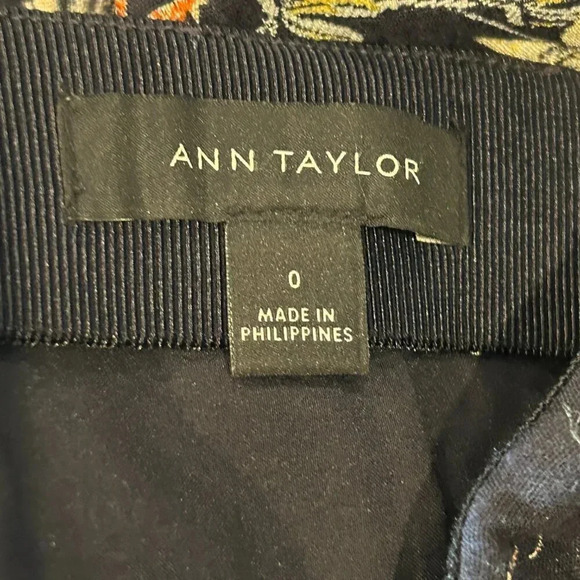 Ann Taylor Floral Brocade Stretch Pencil Skirt Size 0 - Picture 4 of 8